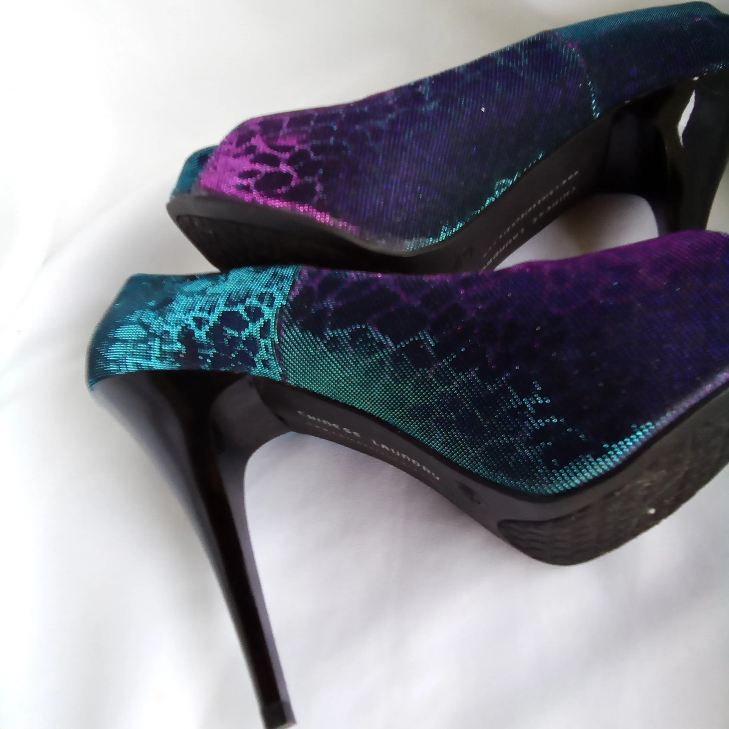 Iridescent Pumps | Chinese Laundry | Hot Spots - Giraffe - Blue Multi