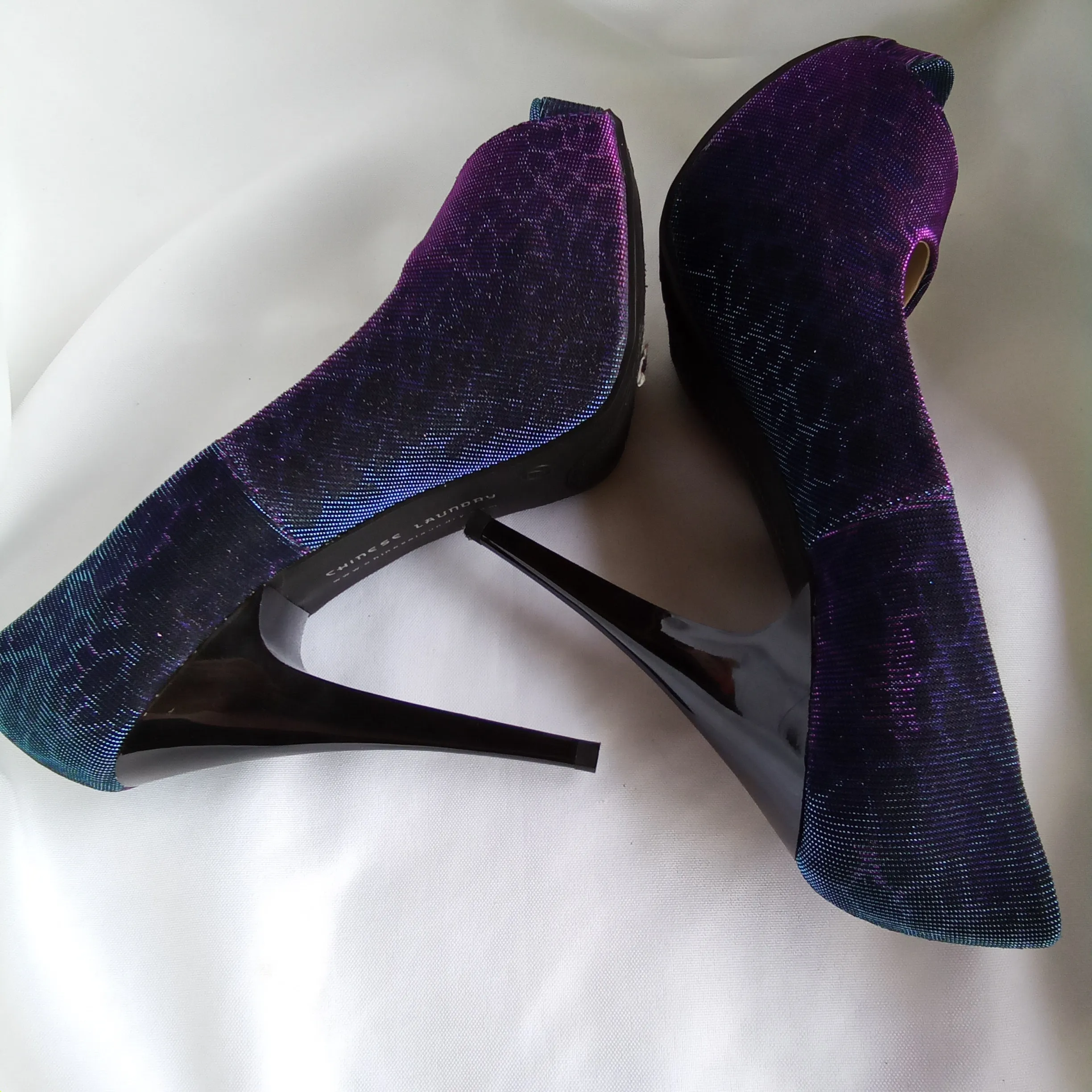 Iridescent Pumps | Chinese Laundry | Hot Spots - Giraffe - Blue Multi