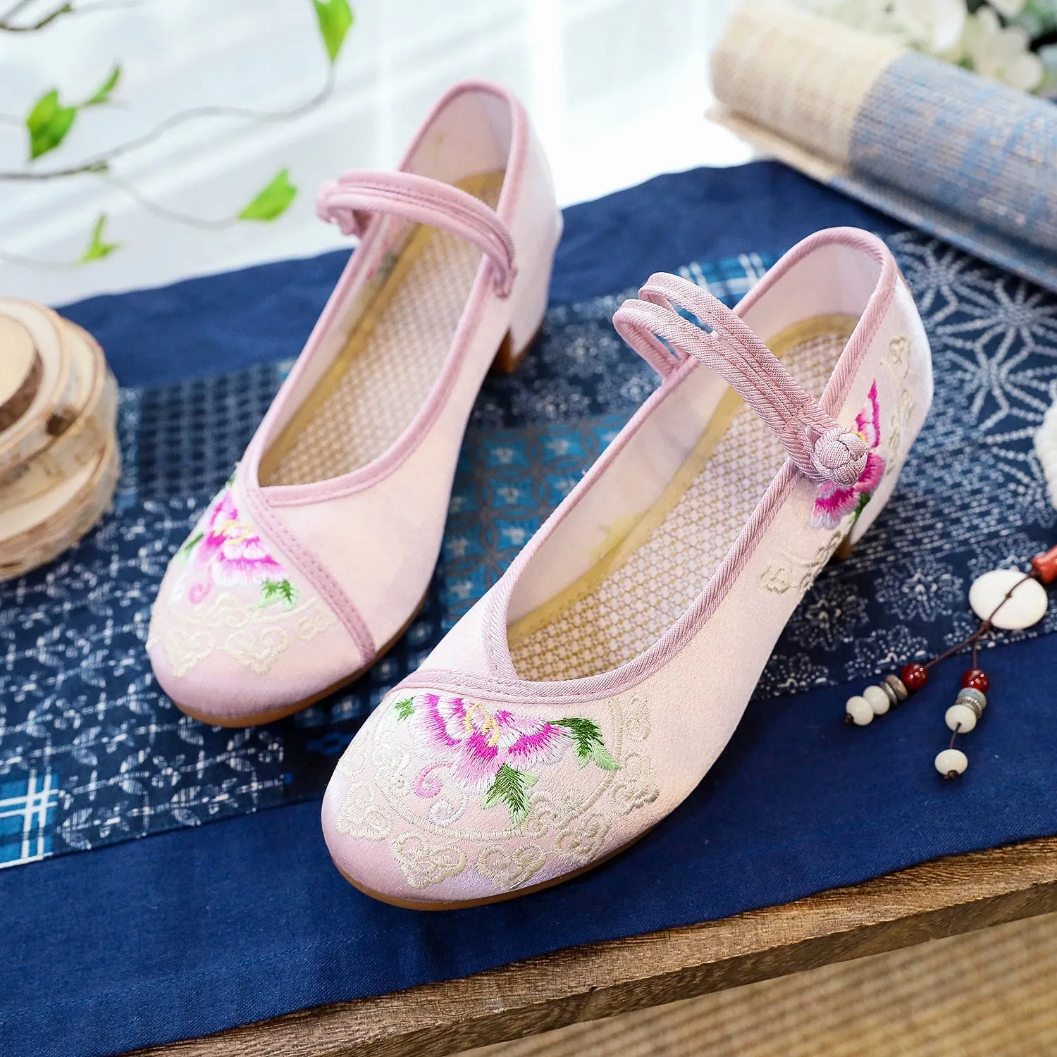 Magic Silk Square With Cheongsam For Canvas Shoes