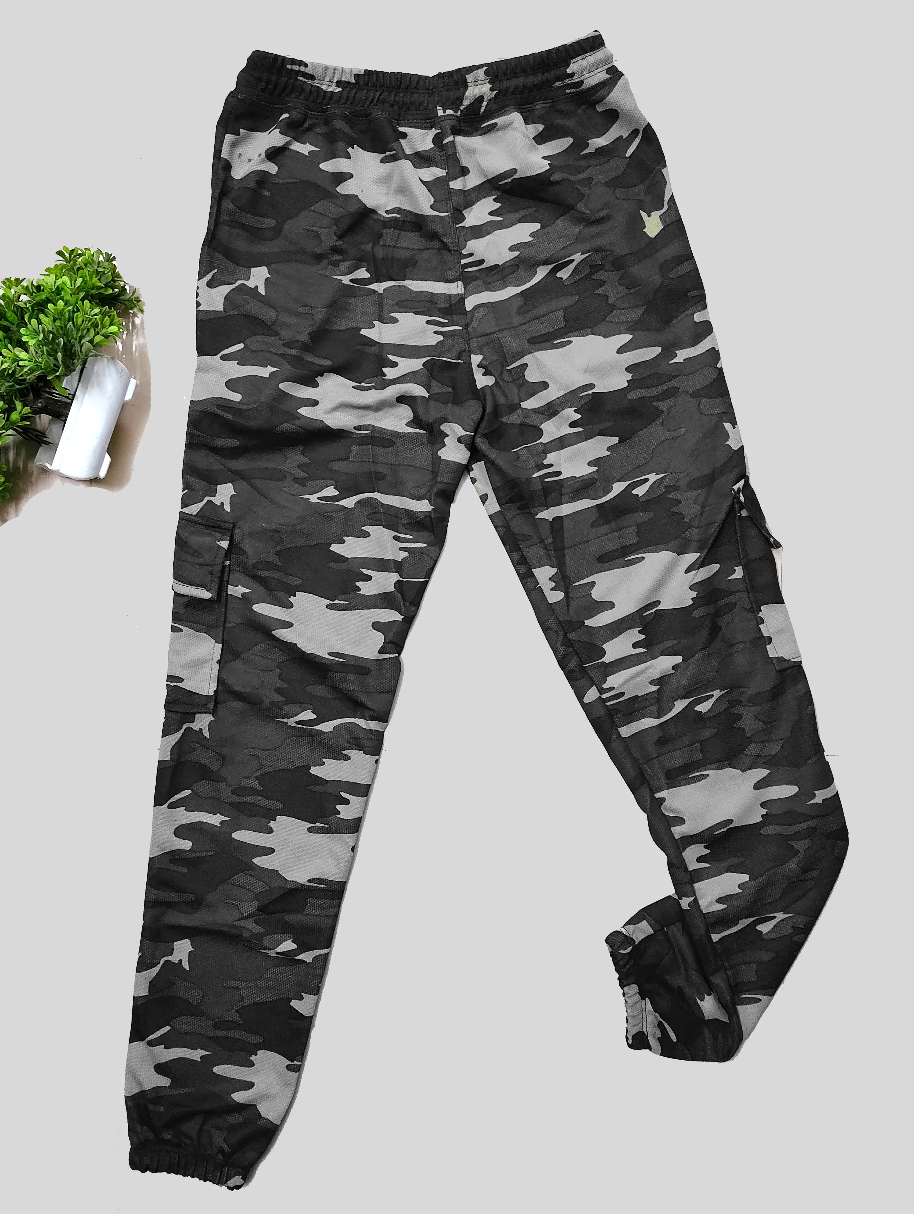 Men Printed Army Black Joggers (Pack of 1)