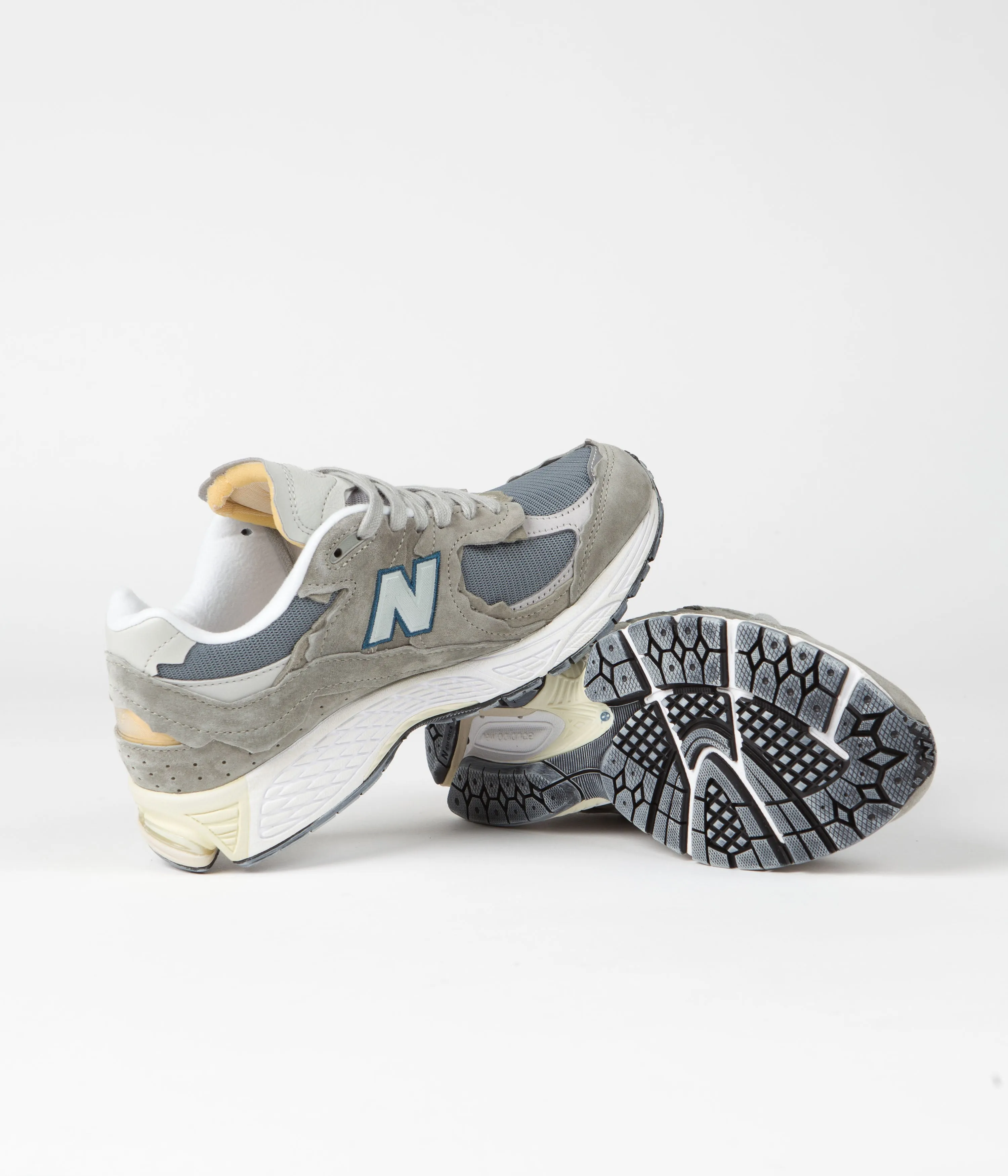 New Balance 2002R Shoes - Mirage Gray