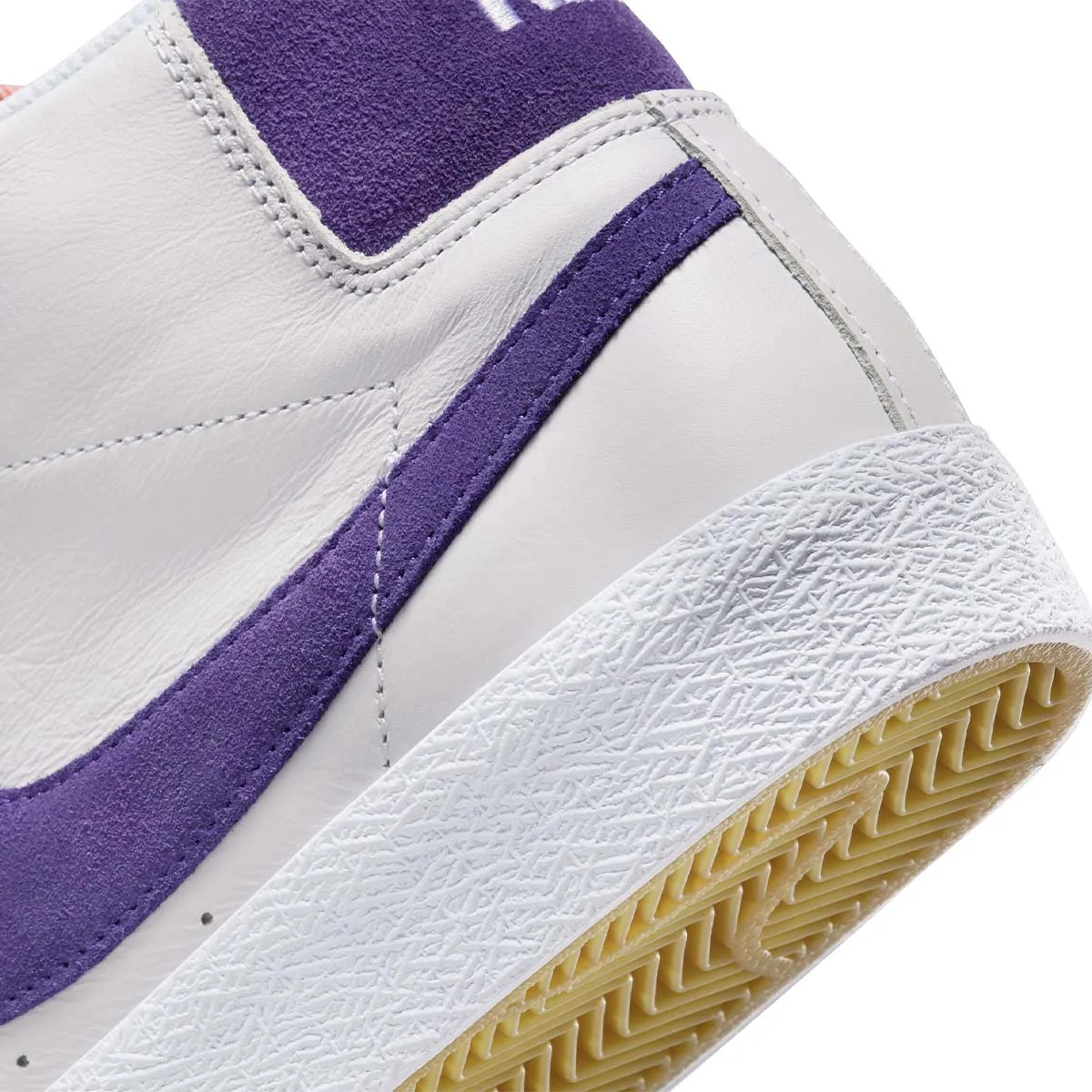 Nike SB - Blazer Mid ISO Shoes White/Court Purple-White-Gum Light Brown