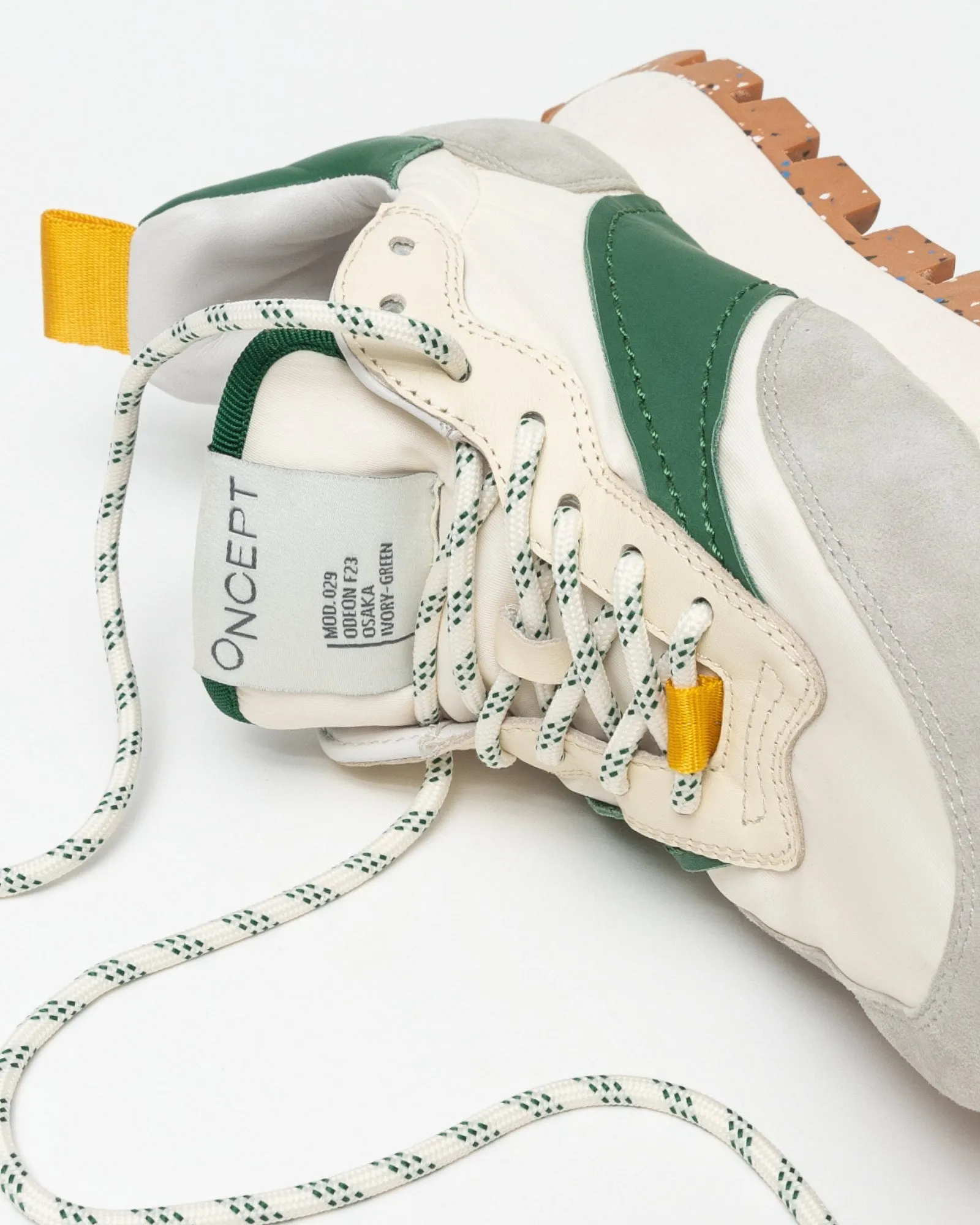 Oncept Osaka Mens Sneakers in Ivory Green