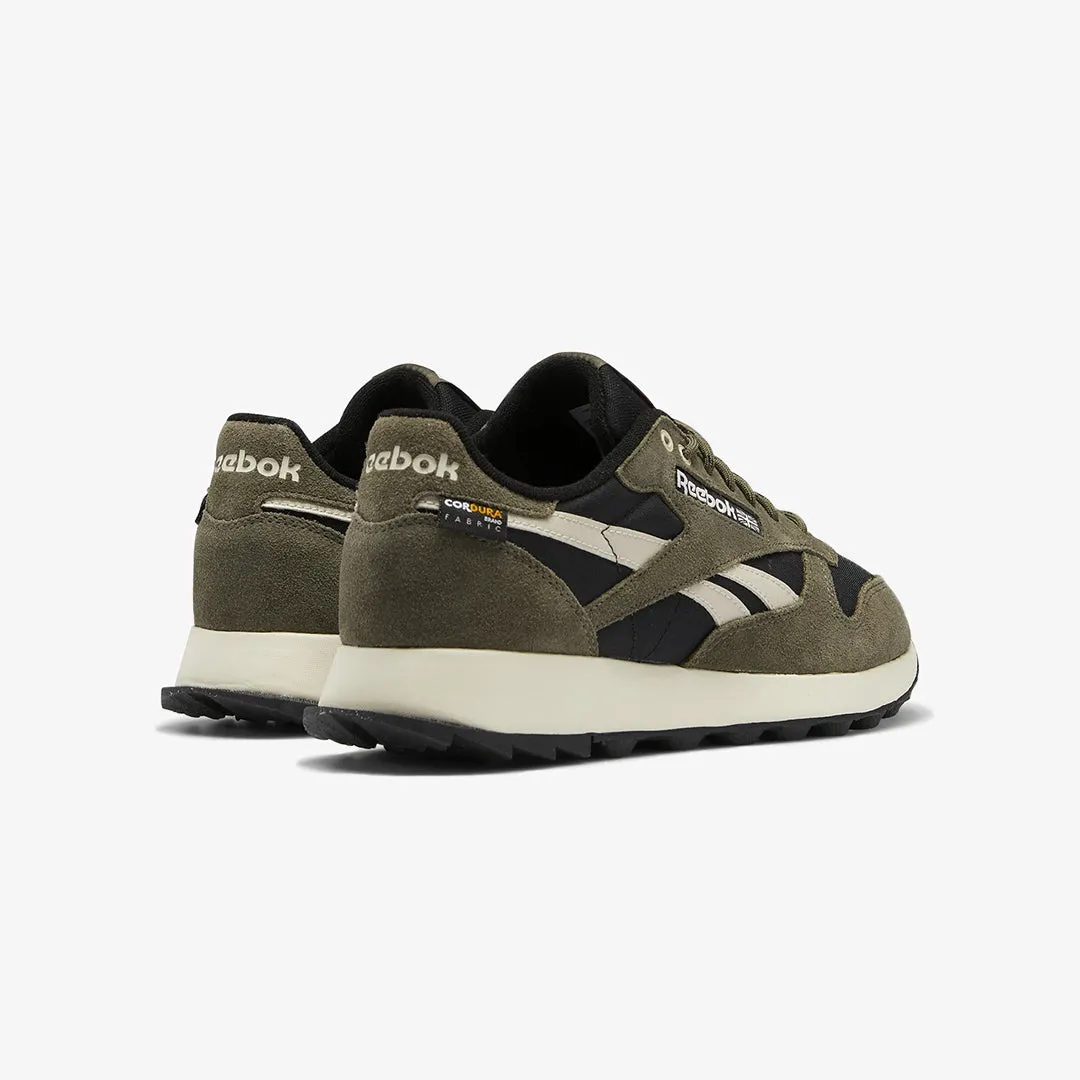 Reebok | CLASSIC LEATHER TENNIS  { ARMY GREEN / STUCCO