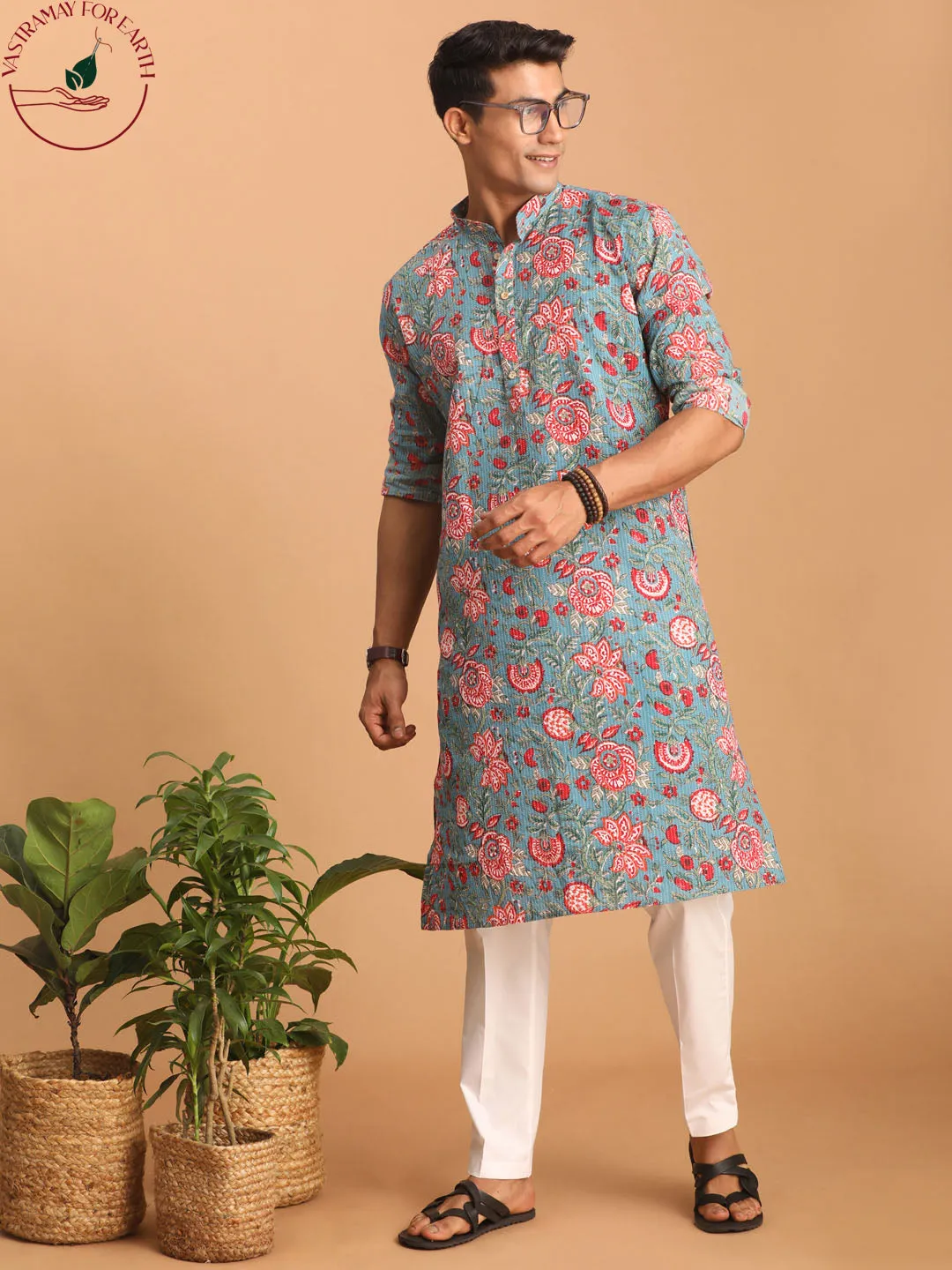 VASTRAMAY Blue Red Floral Cotton Kurta Set