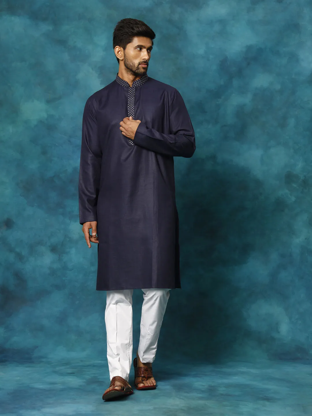 VASTRAMAY Men's Blue & White Kurta Pyjama