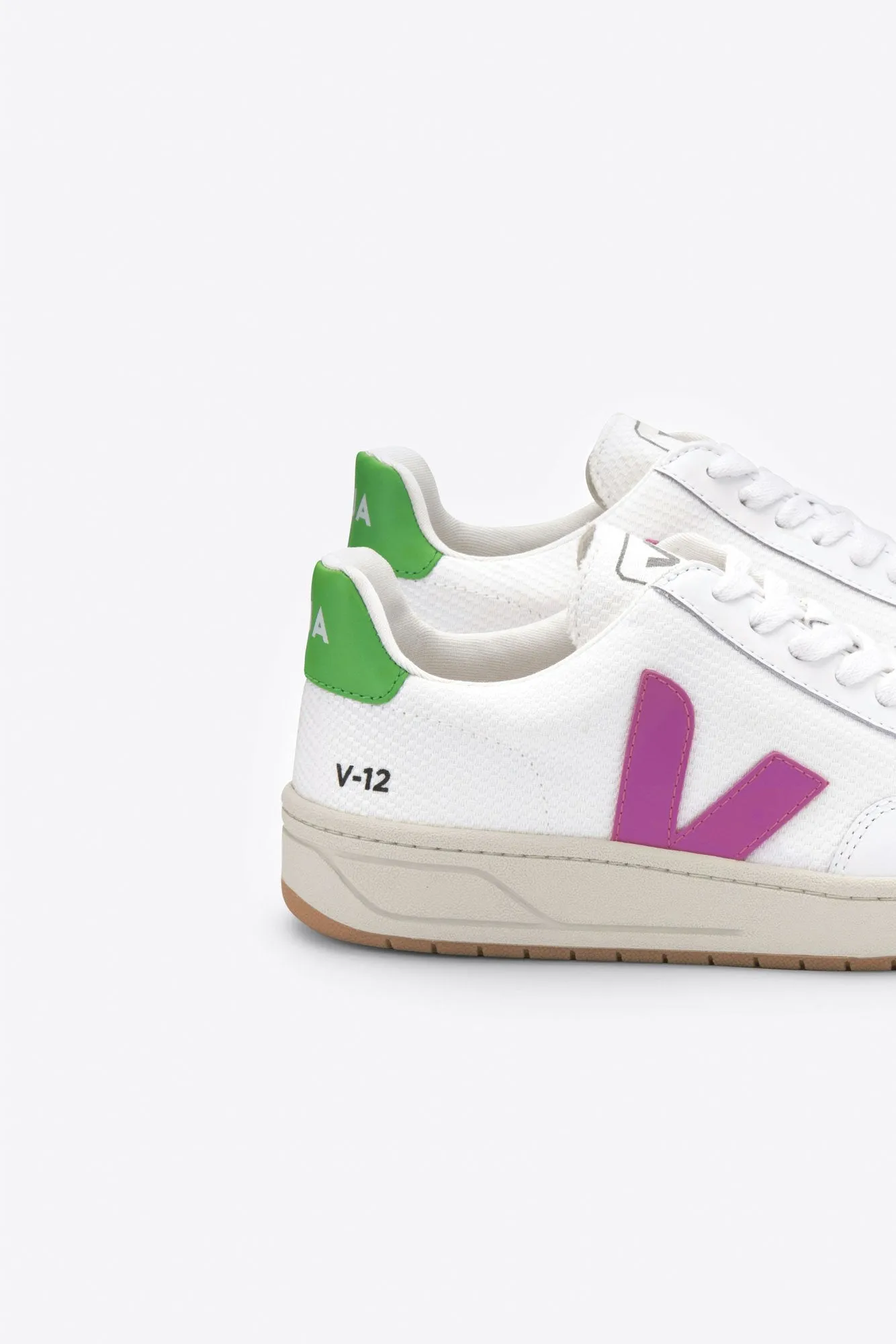 Veja V12 Sneaker