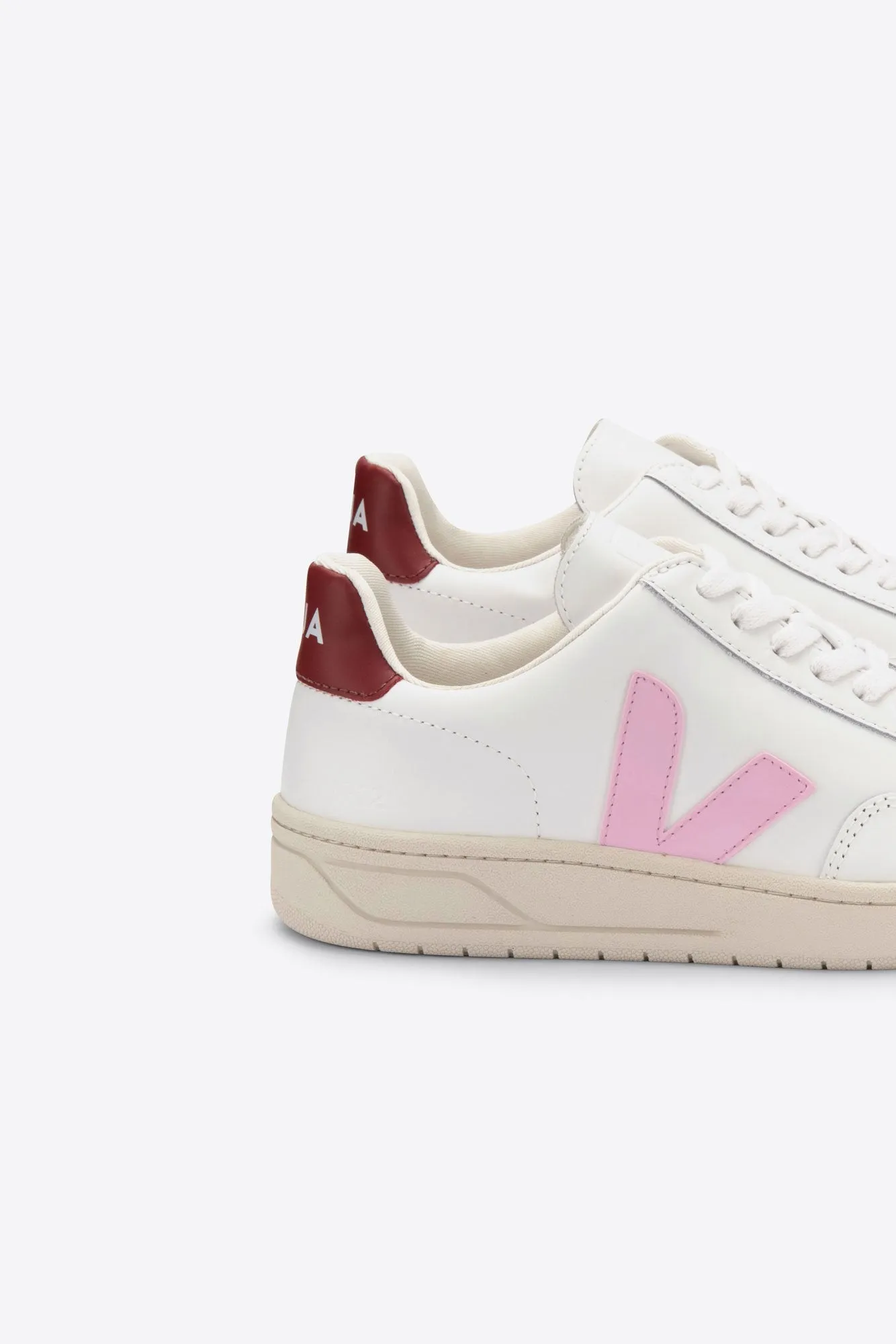 Veja V12 Sneaker